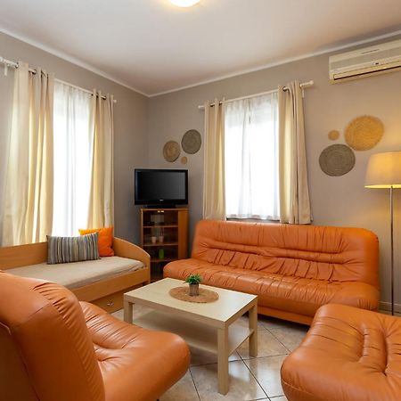 Apartment Mare Пореч Екстер'єр фото